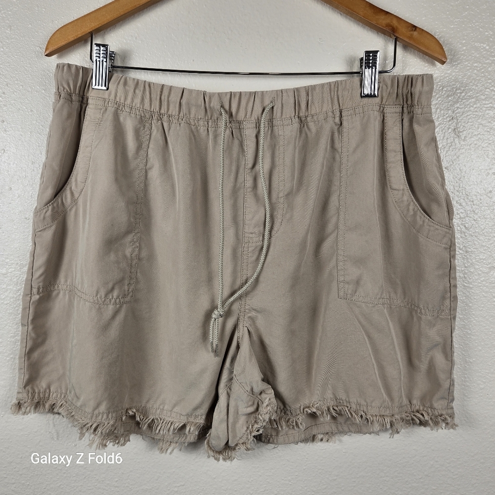 Beachlunchlounge 100% Tencel Frayed Hem Shorts L Beige Drawstring Pockets‎